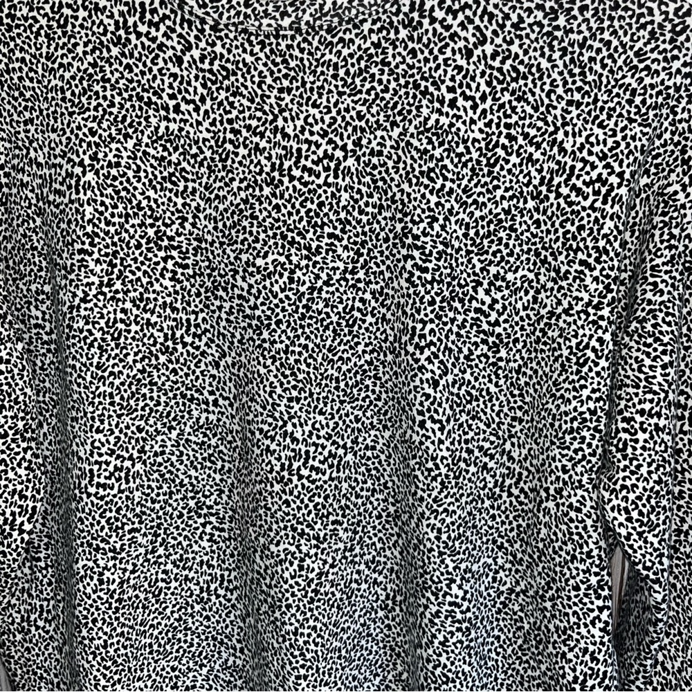 Athleta Micro Cheetah Black/ Seasalt Balance Pullover Sweatshirt XS - Picture 5 of 6